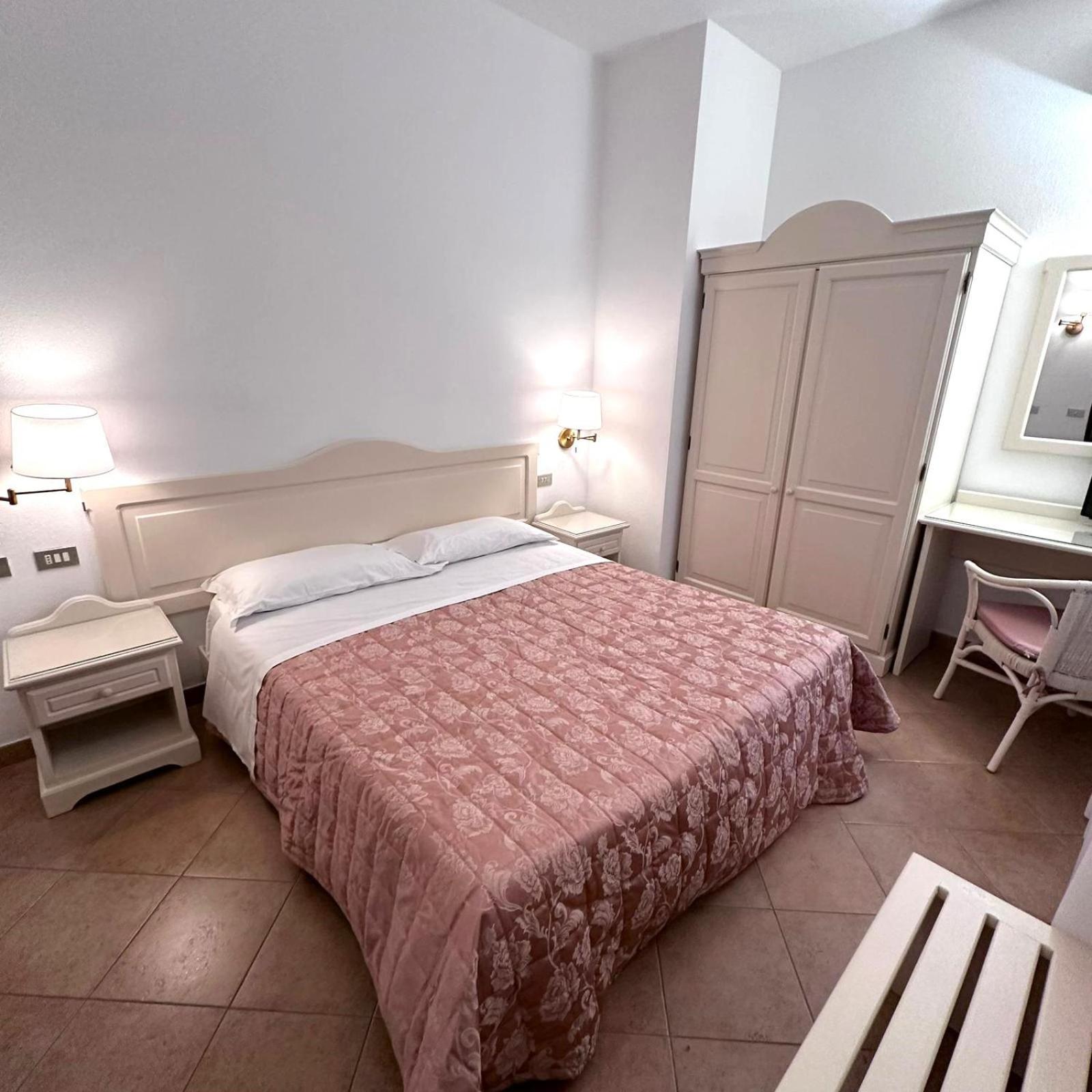 Hotel Terranova Olbia Esterno foto