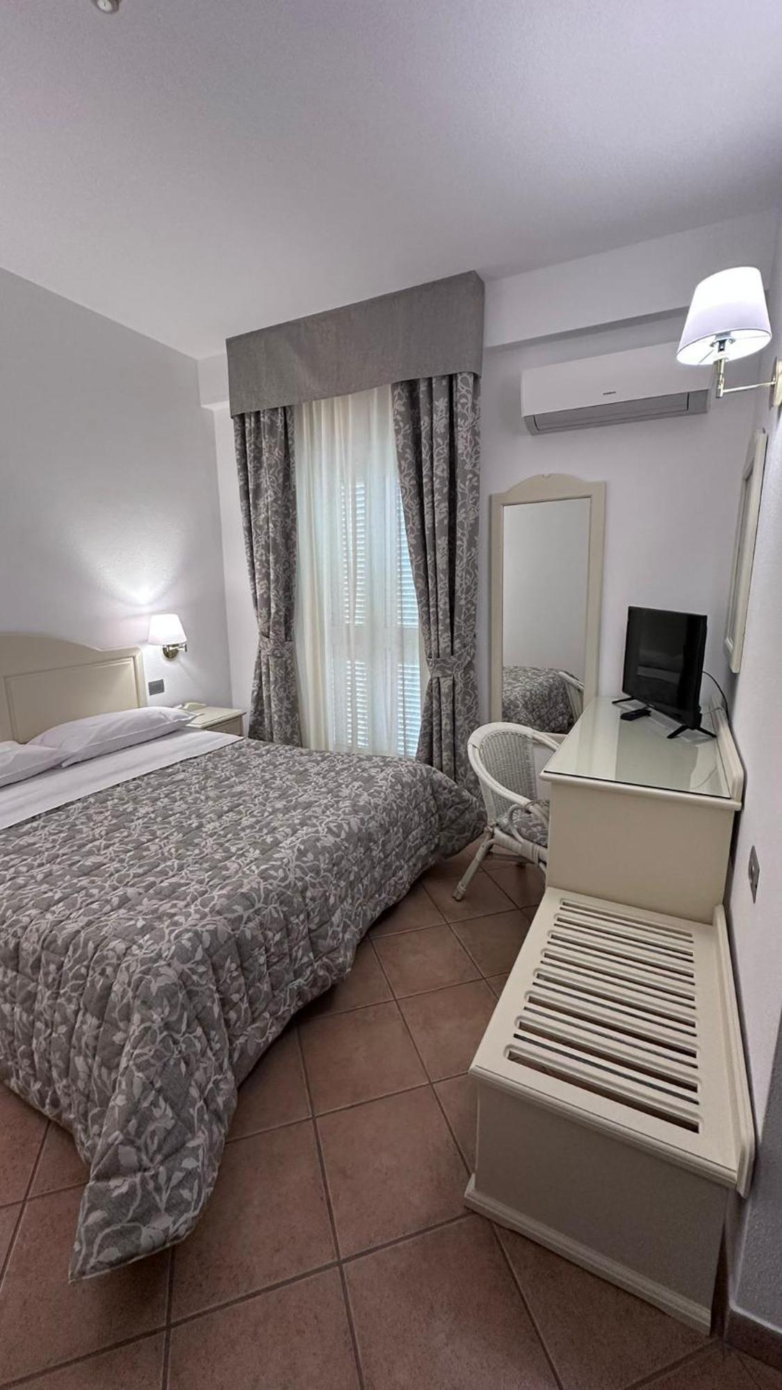Hotel Terranova Olbia Esterno foto