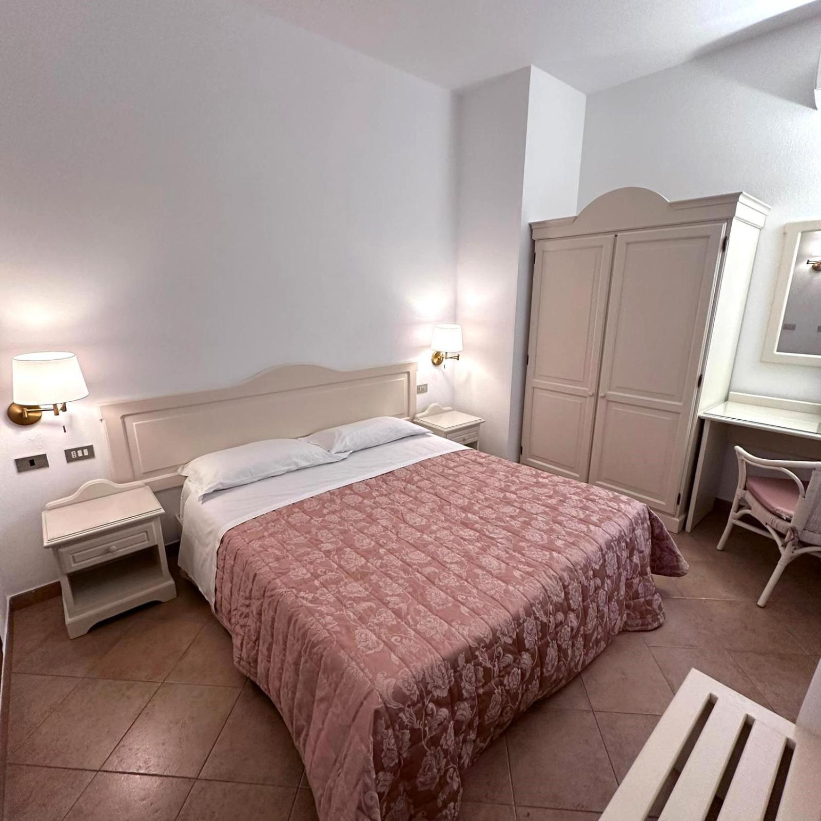 Hotel Terranova Olbia Esterno foto